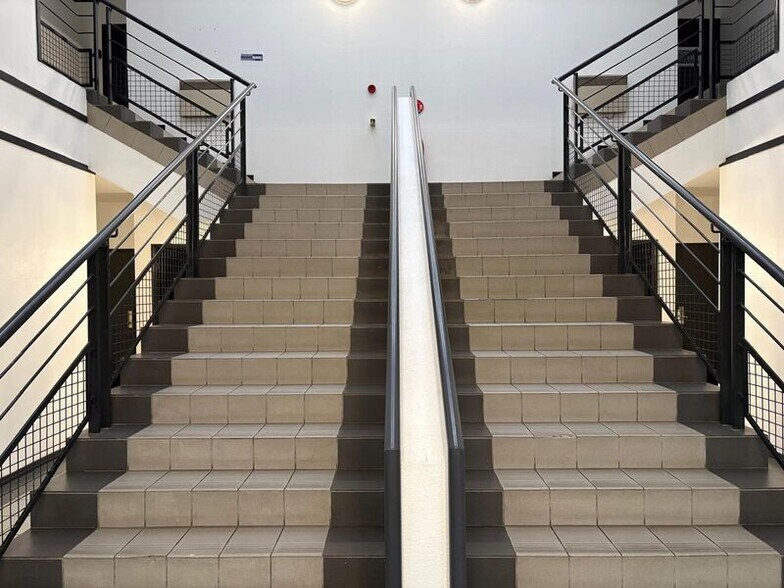 Office in Créteil to rent - Interior Photo - Image 3 of 13