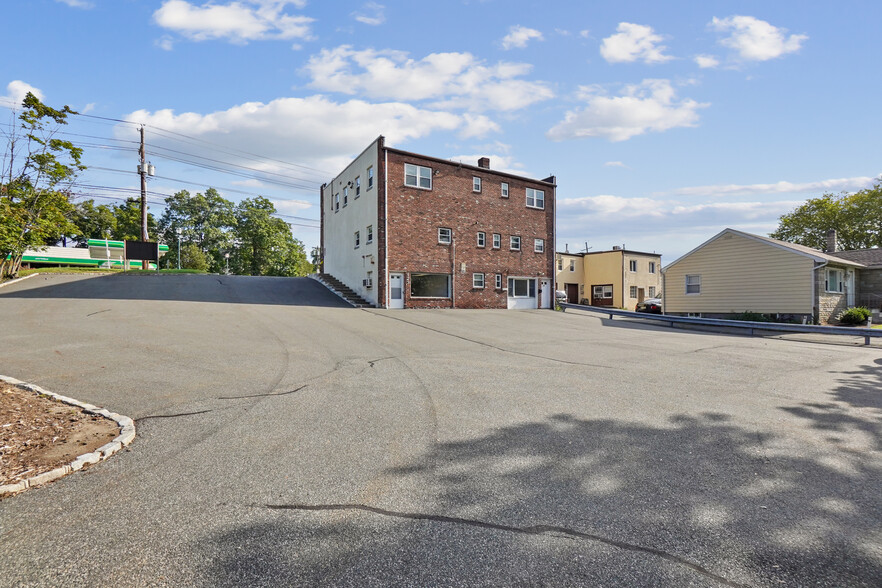 123-129 W Mount Pleasant Ave, Livingston, NJ for rent - Building Photo - Image 2 of 3