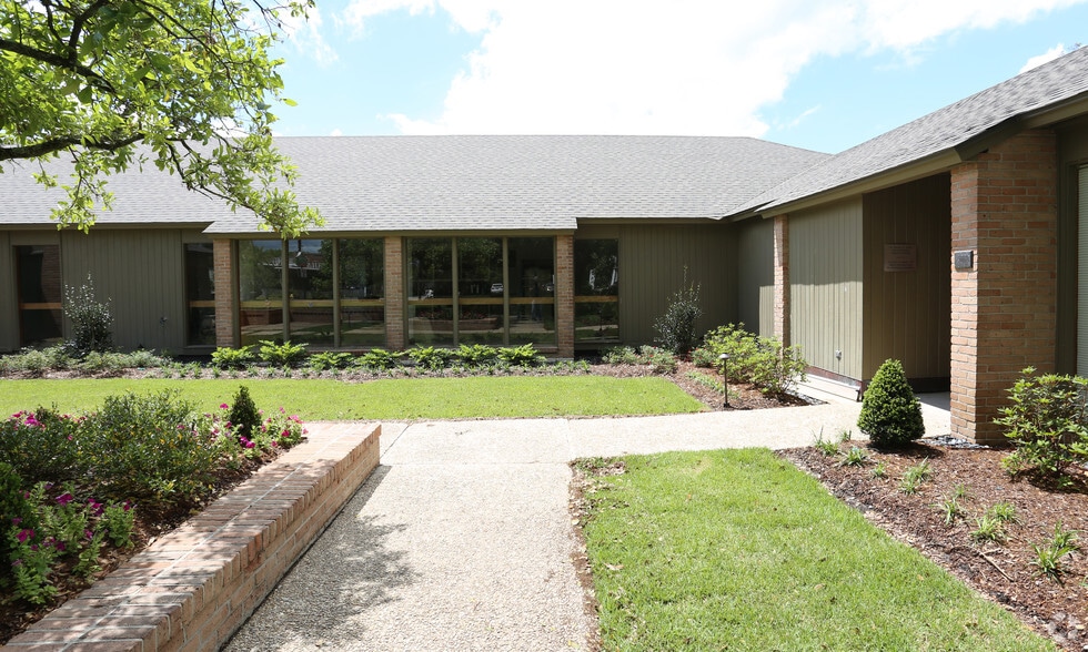 7330 Highland Rd, Baton Rouge, LA to rent - Building Photo - Image 3 of 29