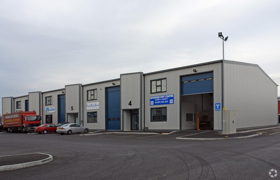 Dering Way, Gravesend for sale - Primary Photo - Image 1 of 1