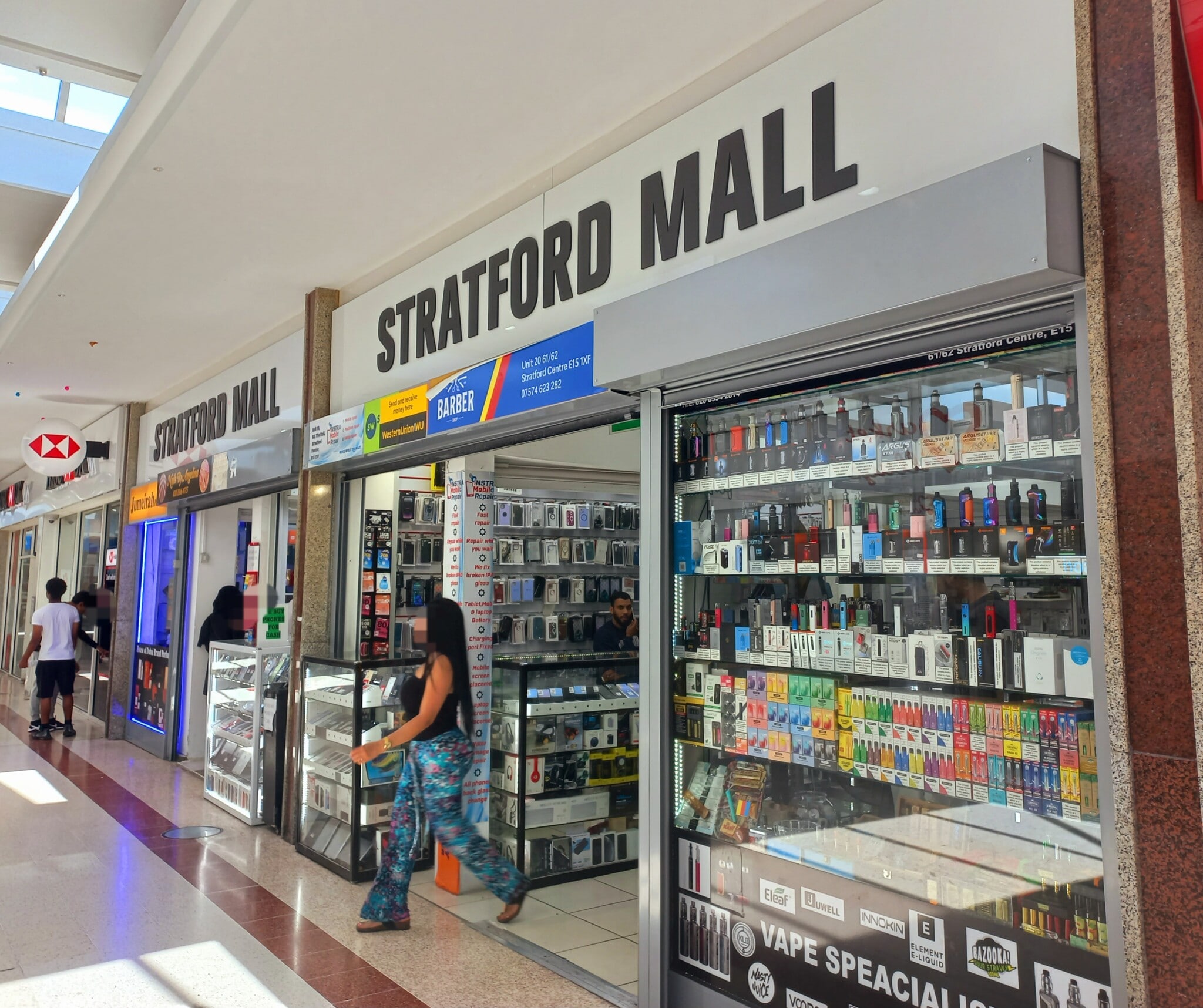 61-62 The Stratford Centre, London to rent Interior Photo- Image 1 of 4