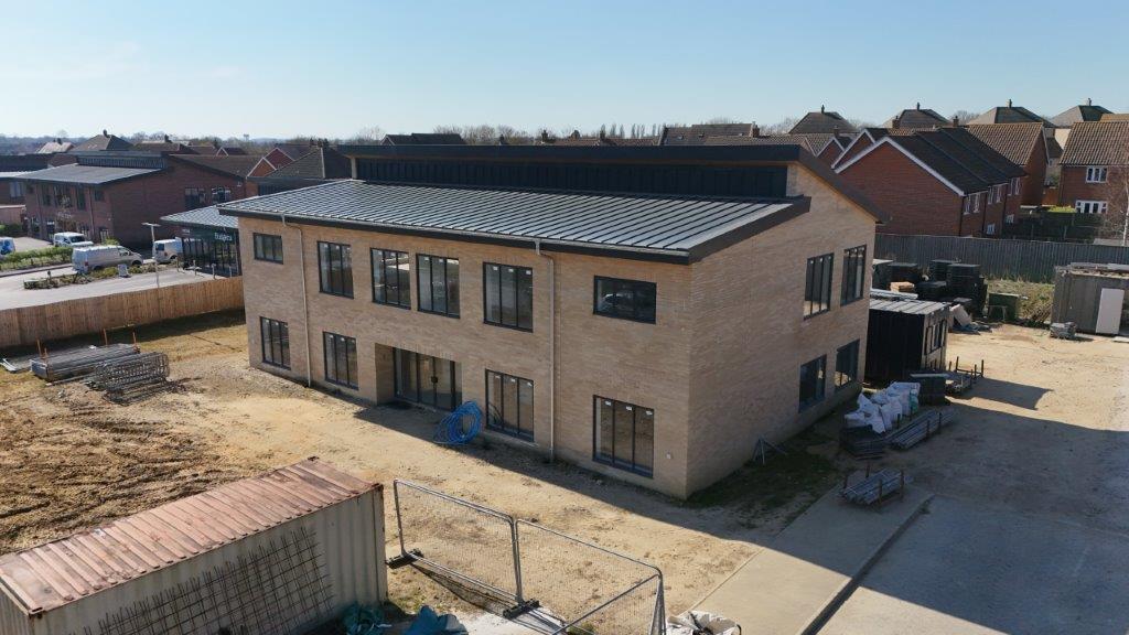 15 Newbolt Close, Stowmarket to rent Building Photo- Image 1 of 13