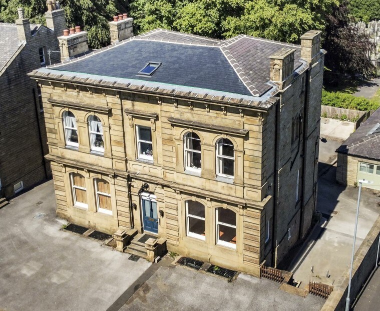 92 New North Rd, Huddersfield for sale Primary Photo- Image 1 of 1