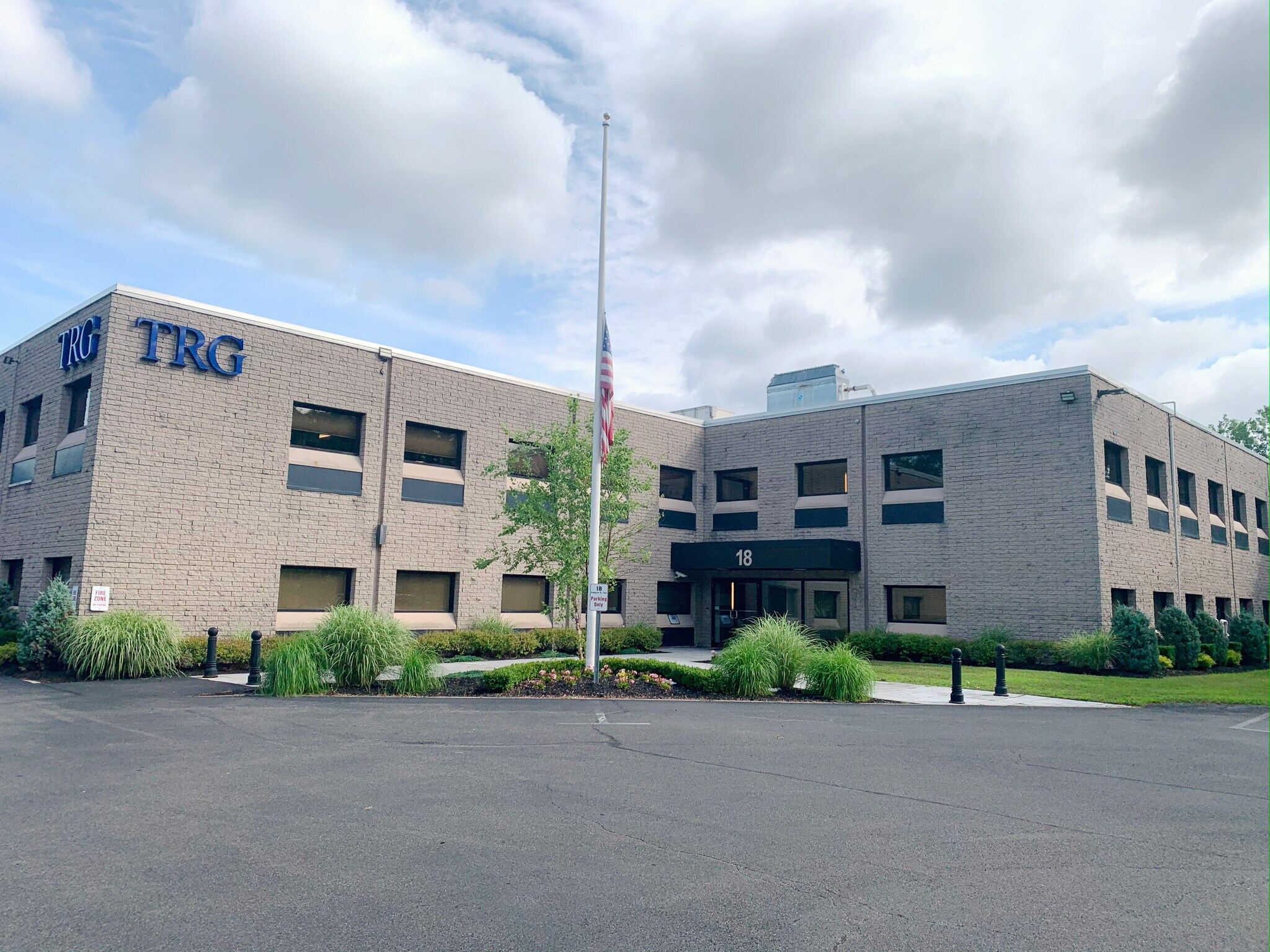 18 Computer Dr E, Albany, NY to rent Building Photo- Image 1 of 6