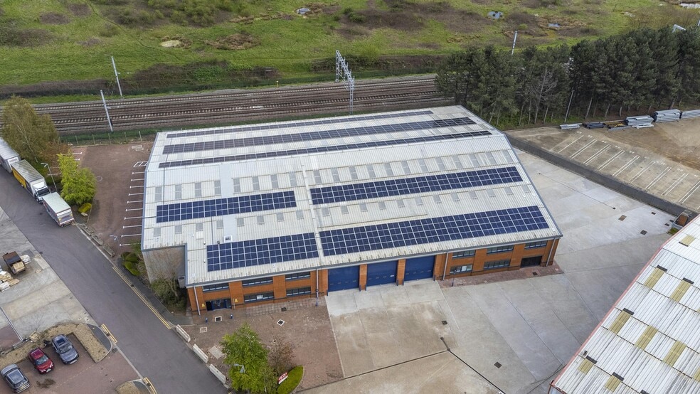 Old Parkbury Ln, St Albans to rent - Building Photo - Image 3 of 11