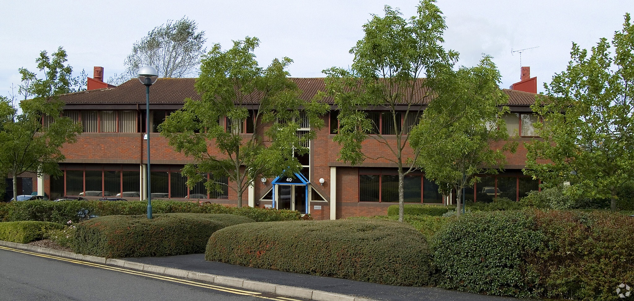 40 Alan Turing Rd, Guildford for sale Primary Photo- Image 1 of 1