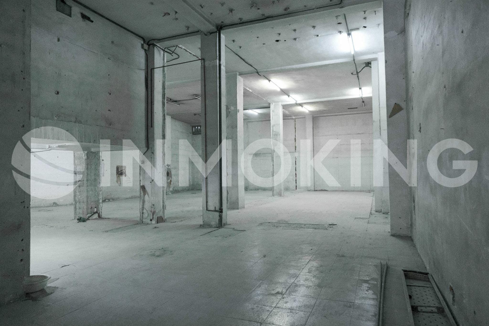 Retail in València, Valencia to rent Interior Photo- Image 1 of 6