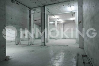 Retail in València, Valencia to rent Interior Photo- Image 1 of 6