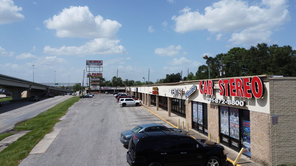 12700-12722 N I-45, Houston, TX for rent - Building Photo - Image 1 of 7