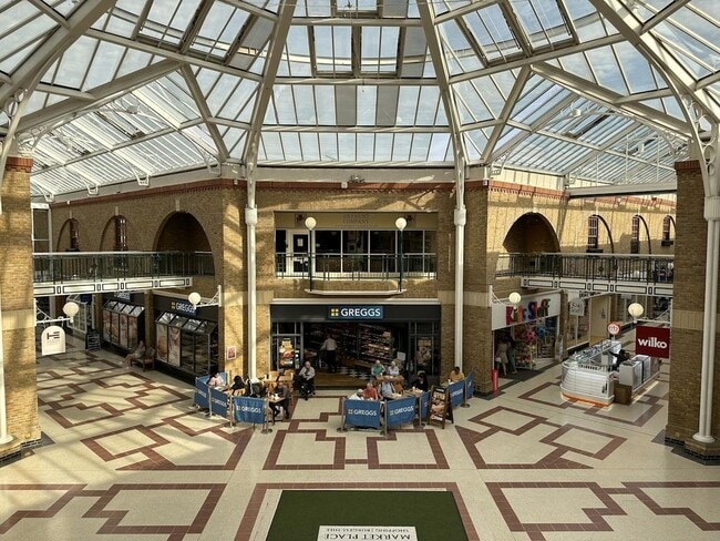 More details for Market Pl, Burgess Hill - Office, Retail to Rent