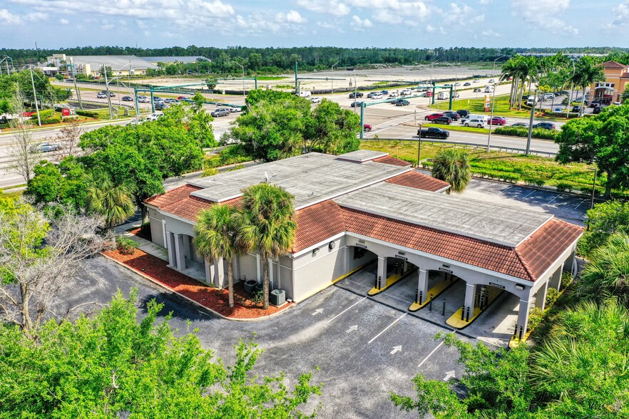 7379 E Davis Blvd, Naples, FL for rent - Building Photo - Image 1 of 6