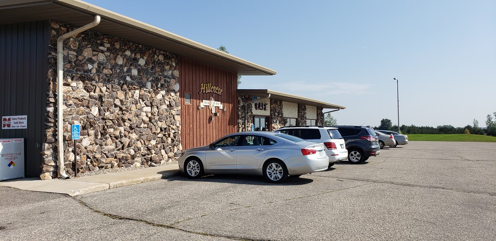 16451 Highway 71 NE, New London, MN for sale - Primary Photo - Image 1 of 1