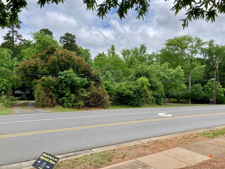 3836-4000 Shopton Rd, Charlotte, NC for sale - Building Photo - Image 1 of 33