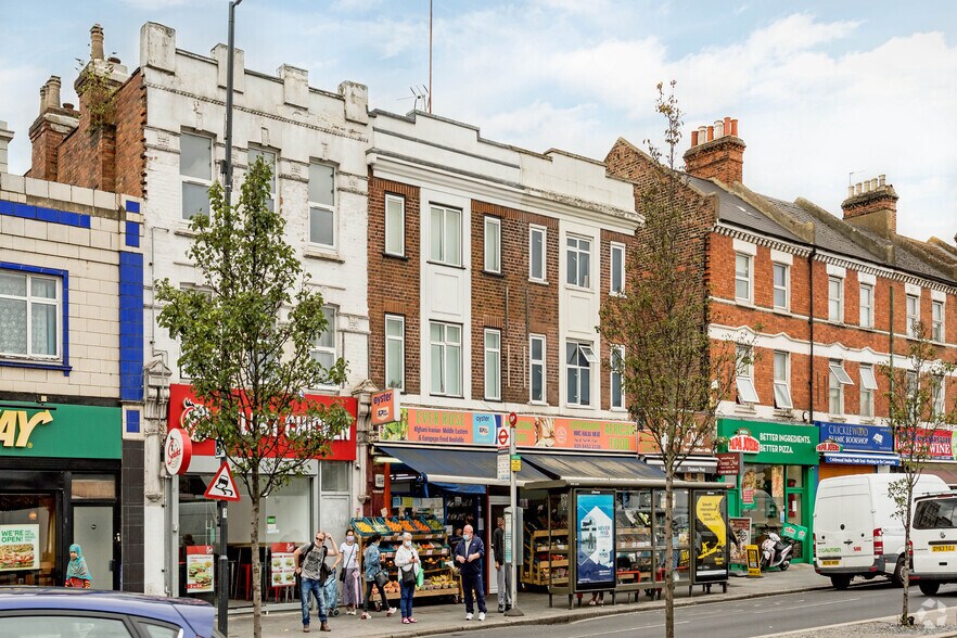 233 Cricklewood Broa, London for sale - Primary Photo - Image 1 of 1