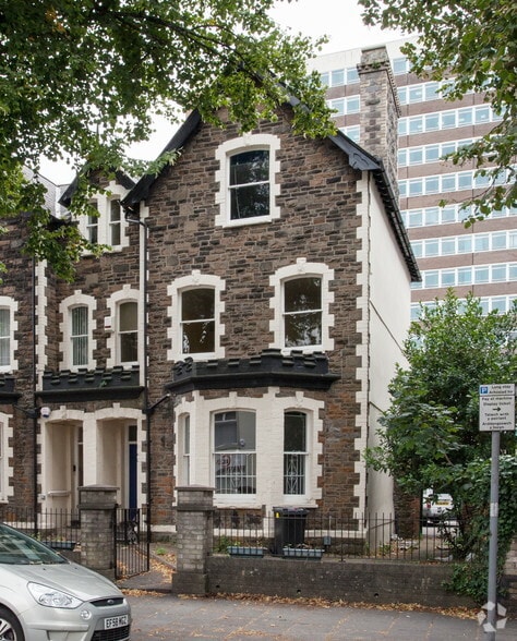 39 The Parade, Cardiff to rent - Primary Photo - Image 1 of 3