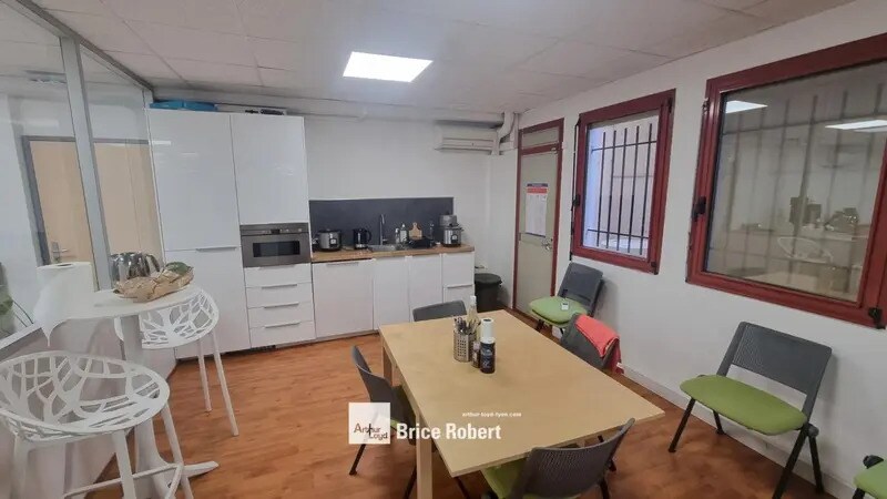 5 Chemin Du Jubin, Dardilly to rent - Interior Photo - Image 3 of 23