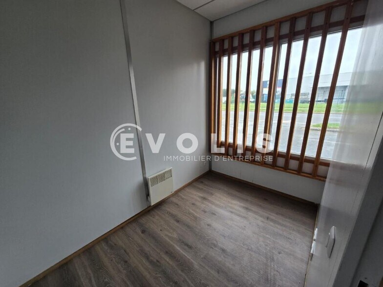 Office in Lisses to rent - Interior Photo - Image 3 of 8