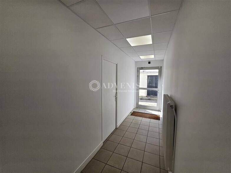 Office in Montreuil to rent - Building Photo - Image 3 of 6