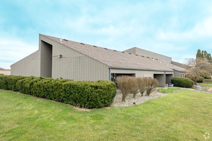 13001-13003 Roachton Rd, Perrysburg, OH for rent - Building Photo - Image 2 of 8