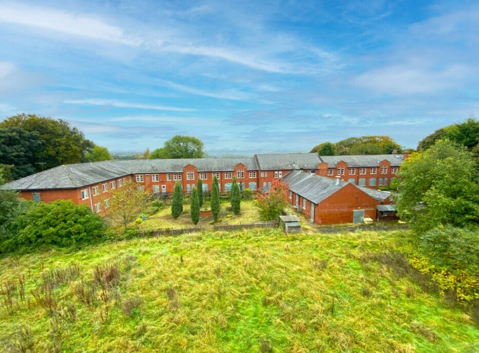 110 Sands Ln, Mirfield for sale Primary Photo- Image 1 of 1