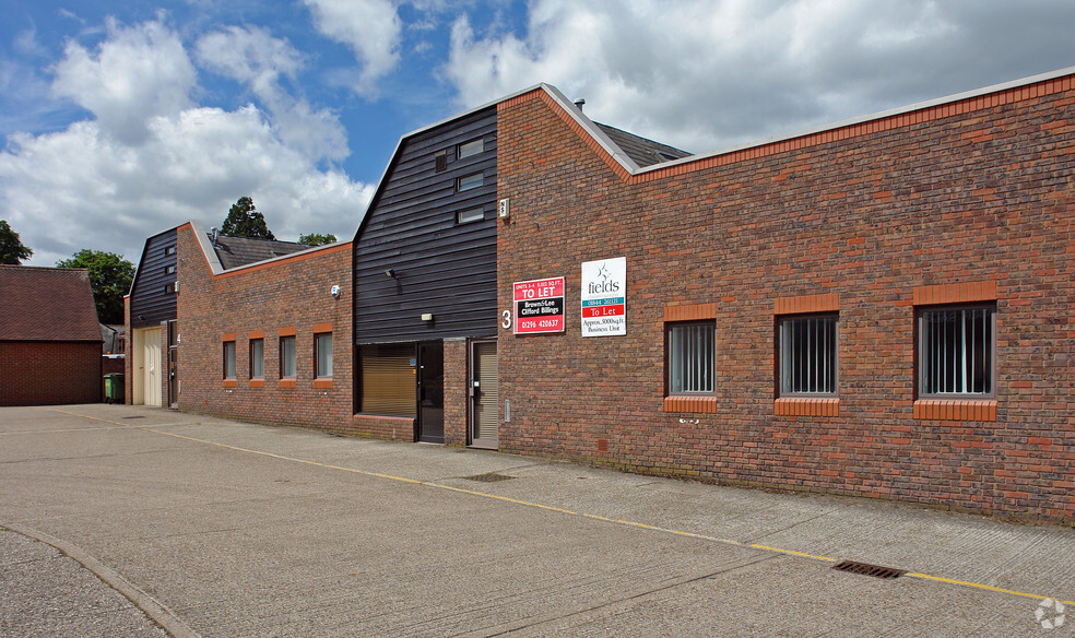 Wellington St, Thame for rent - Building Photo - Image 2 of 8