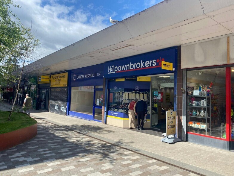 1-53 Sylvania Way South, Clydebank to rent - Building Photo - Image 2 of 2