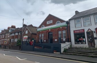 Broad St, Chesham for rent Building Photo- Image 1 of 5