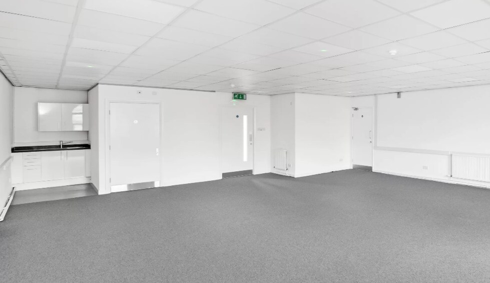 1-5 Churchfield Ct, Barnsley to rent Interior Photo- Image 1 of 2