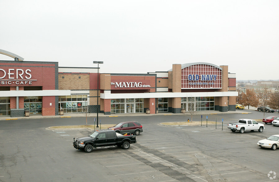 12035 Metcalf Ave, Overland Park, KS for rent - Building Photo - Image 3 of 9