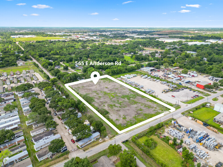 565 E Anderson Rd, Houston, TX for sale - Aerial - Image 2 of 10