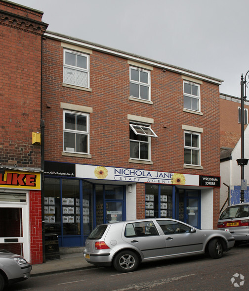 24 Town Hl, Wrexham for rent - Primary Photo - Image 1 of 3