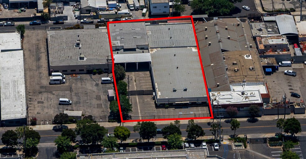 15952 Strathern St, Van Nuys 91406 UK