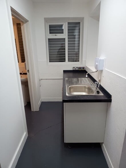 1613 Pershore Rd, Birmingham for sale - Interior Photo - Image 3 of 13