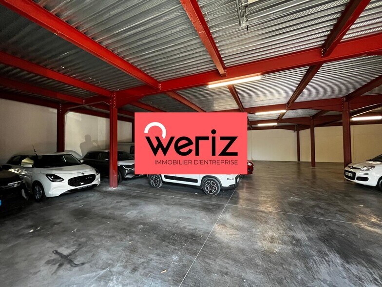 Light Industrial in Marseille to rent - Building Photo - Image 1 of 4