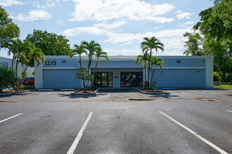 1215 Wallace Dr, Delray Beach, FL for rent Primary Photo- Image 1 of 11