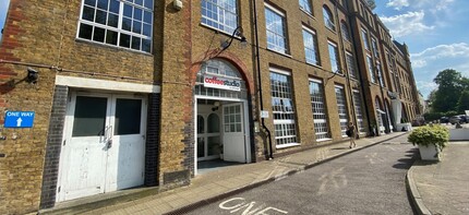 131-143 Clapham Rd, London for rent Building Photo- Image 1 of 3