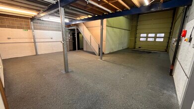 4 Eastern Av, Grays to rent Interior Photo- Image 2 of 9