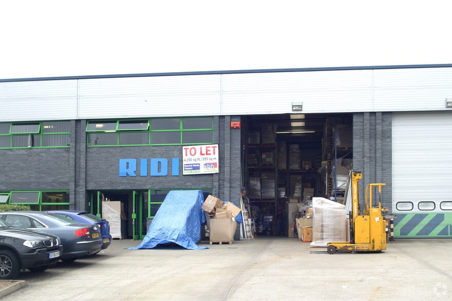 14 Spire Green Center, Harlow for sale - Primary Photo - Image 1 of 1