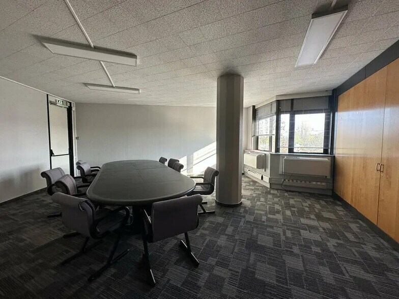 Office in ILLKIRCH-GRAFFENSTADEN to rent - Building Photo - Image 2 of 6