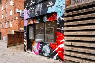 147 Hoxton St, London to rent Building Photo- Image 1 of 3