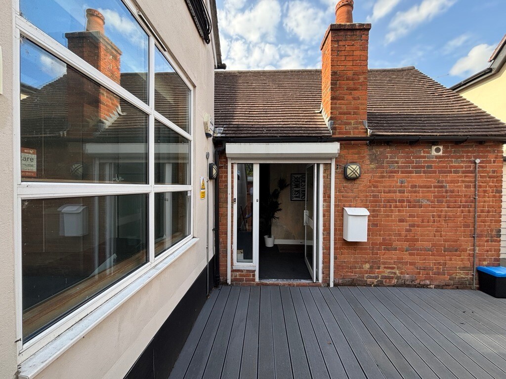 Portland Pl, Marlow to rent Primary Photo- Image 1 of 2