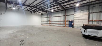 3526-3530 Lang Rd, Houston, TX for rent Building Photo- Image 2 of 3