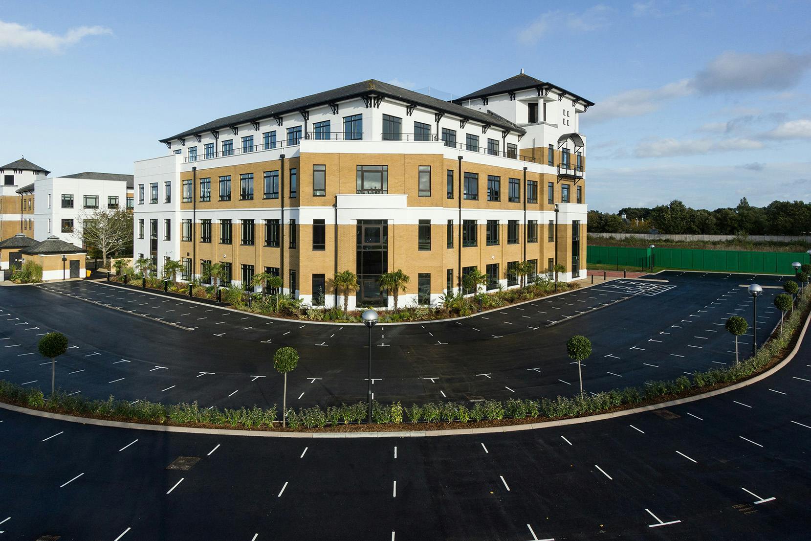 Castle Lane East, Bournemouth to rent Primary Photo- Image 1 of 5