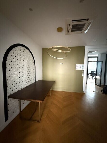 Office in Lyon to rent - Interior Photo - Image 3 of 7