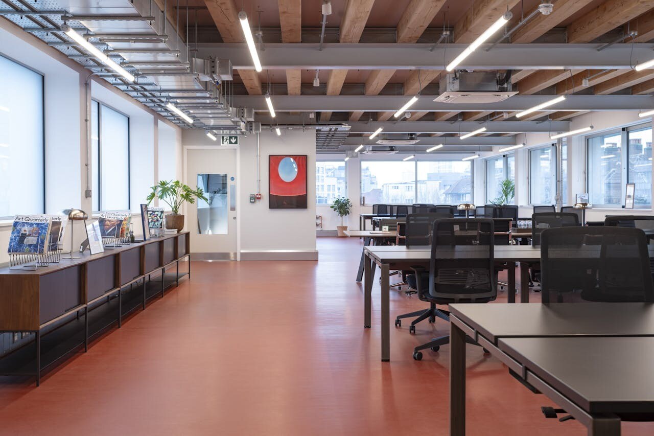 Hollybush Gdns, London to rent Interior Photo- Image 1 of 17