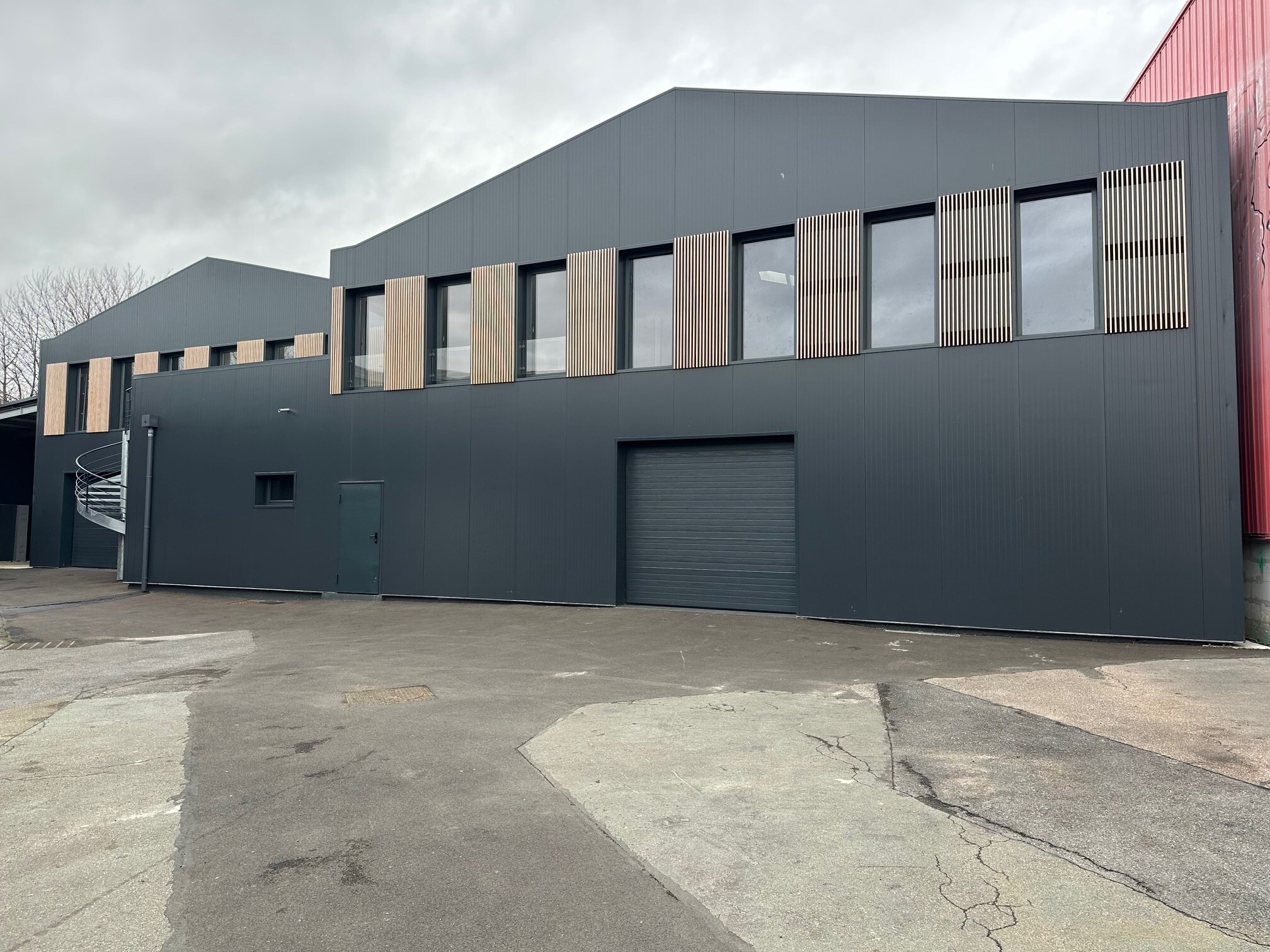 Light Industrial in Carrières-sur-Seine to rent Building Photo- Image 1 of 2
