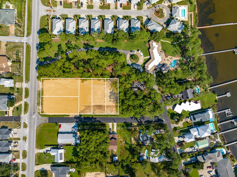 7025 N Lagoon Dr, Panama City, FL for sale - Building Photo - Image 2 of 11