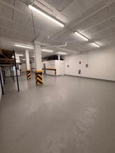 Retail in Montcada i Reixac, Barcelona to rent Interior Photo- Image 2 of 17