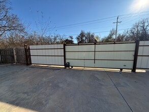 3875 E Waterloo Rd, Edmond, OK to rent Building Photo- Image 2 of 8