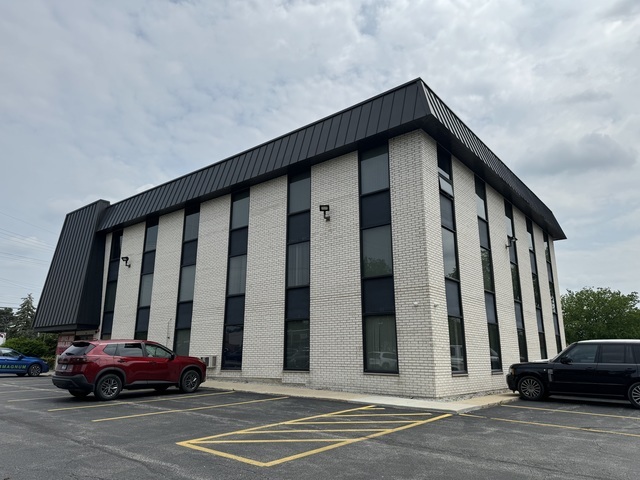 500 W Plainfield Rd, Countryside, IL for rent Building Photo- Image 1 of 17